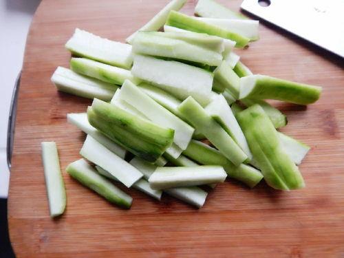 娱乐吃瓜酱夏天情侣,娱乐吃瓜酱带你揭秘夏天情侣的浪漫瞬间