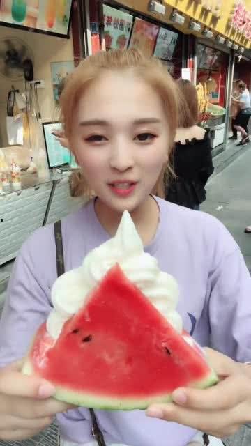 娱乐吃瓜姐网红是谁啊,揭秘“娱乐吃瓜姐”网红身份之谜