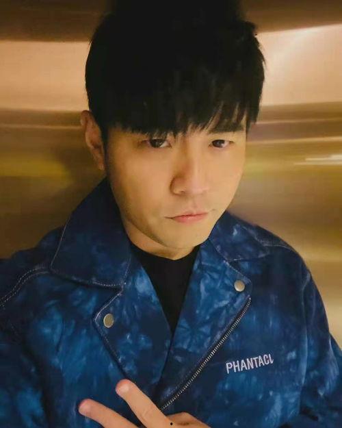 娱乐吃瓜周杰伦,娱乐界的瓜王，吃瓜群众的狂欢盛宴